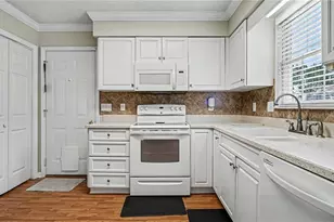 5520 Cornerstaff Dr, Greensboro, NC 27407 - Photo 11
