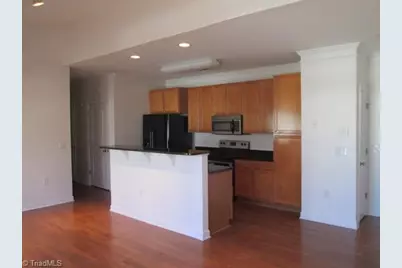 104 Sunset Circle #301, Greensboro, NC 27408 - Photo 3