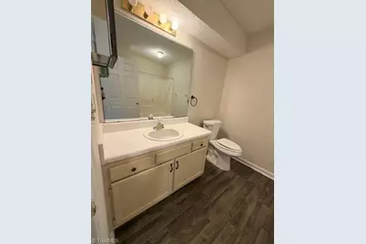 7129 Friendly Avenue #D, Greensboro, NC 27410 - Photo 9