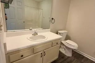 7129 Friendly Ave, Greensboro, NC 27410 - Photo 9