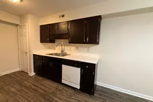 7129 Friendly Ave, Greensboro, NC 27410 - Photo 21