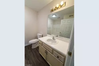 7129 Friendly Avenue #D, Greensboro, NC 27410 - Photo 15