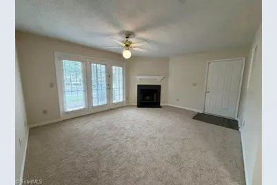 7129 Friendly Avenue #D, Greensboro, NC 27410 - Photo 3