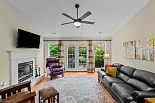 8 Mansfield Cir, Greensboro, NC 27455 - Photo 15