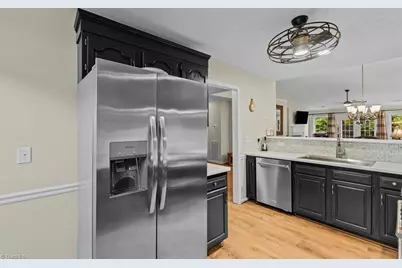 8 Mansfield Circle, Greensboro, NC 27455 - Photo 7
