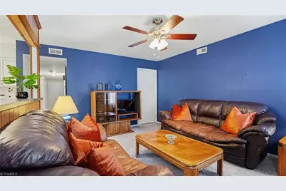 1805 W Vandalia Road, Greensboro, NC 27406 - Photo 11