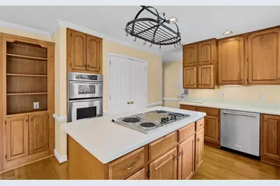 707 Sussex Court, Greensboro, NC 27410 - Photo 23