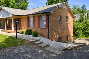 529 Carolina Ave N, Statesville, NC 28677 - Photo 5