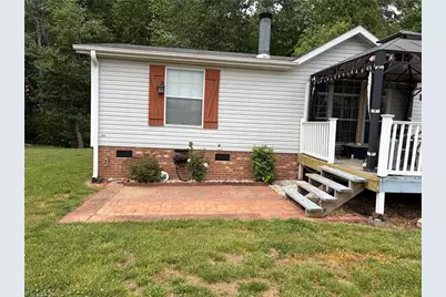 1090 Chestnut Grove Road, King, NC 27021 - Photo 11