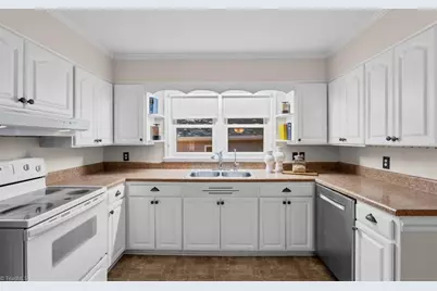 618 W Cornwallis Drive, Greensboro, NC 27408 - Photo 7