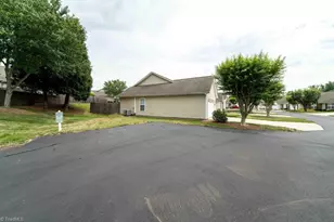 3616 Rising River Ln, Greensboro, NC 27409 - Photo 21