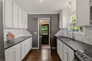 4005 Walker Ave, Greensboro, NC 27403 - Photo 11