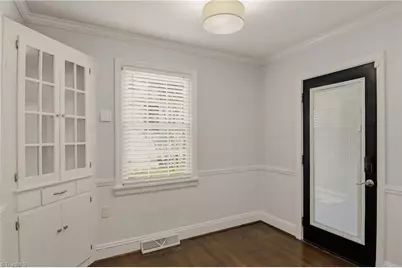 4005 Walker Avenue, Greensboro, NC 27403 - Photo 9