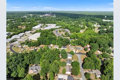 402 Pinefield Place, Thomasville, NC 27360 - Photo 27