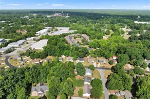 402 Pinefield Pl, Thomasville, NC 27360 - Photo 27