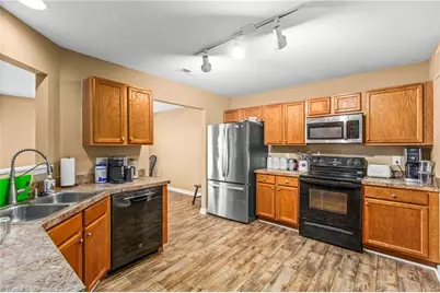805 Forest Crest Drive, Greensboro, NC 27406 - Photo 17