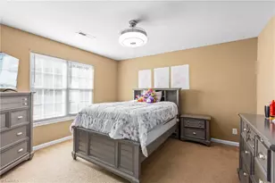 805 Forest Crest Dr, Greensboro, NC 27406 - Photo 11