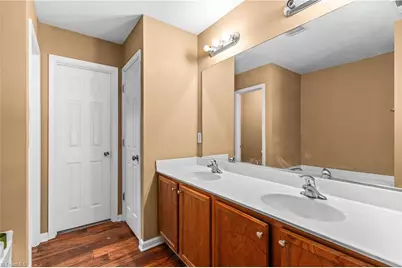 805 Forest Crest Drive, Greensboro, NC 27406 - Photo 9