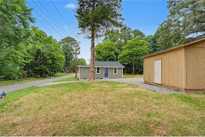 300 E Cedar Street, Yadkinville, NC 27055 - Photo 3