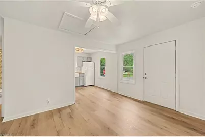 300 E Cedar Street, Yadkinville, NC 27055 - Photo 5