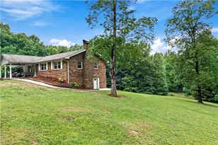 303 Alexander Dr, North Wilkesboro, NC 28659 - Photo 37