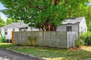 556 Overlook St, Greensboro, NC 27403 - Photo 15
