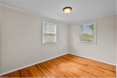 556 Overlook Street, Greensboro, NC 27403 - Photo 11