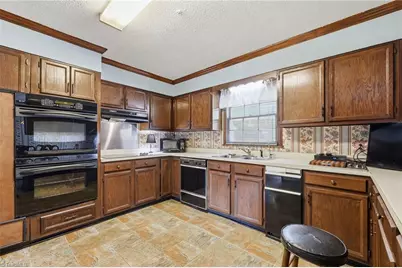 4509 Doral Drive, Greensboro, NC 27406 - Photo 7