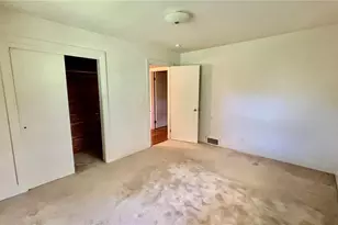 1061 N Peace Haven Rd, Winston-Salem, NC 27104 - Photo 17