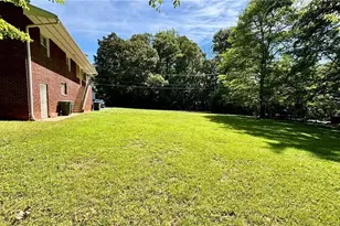 1061 N Peace Haven Rd, Winston-Salem, NC 27104 - Photo 45