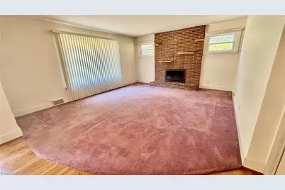 1061 N Peace Haven Road, Winston-Salem, NC 27104 - Photo 3