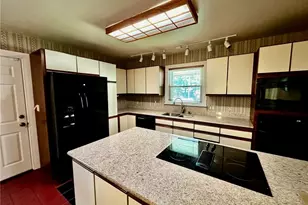 1061 N Peace Haven Rd, Winston-Salem, NC 27104 - Photo 5