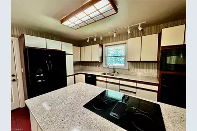 1061 N Peace Haven Road, Winston-Salem, NC 27104 - Photo 7