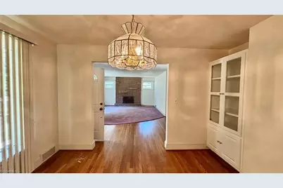 1061 N Peace Haven Road, Winston-Salem, NC 27104 - Photo 5