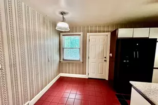 1061 N Peace Haven Rd, Winston-Salem, NC 27104 - Photo 9