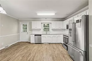 3854 Forest Valley Dr, Winston-Salem, NC 27105 - Photo 3