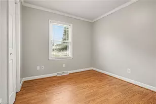 3854 Forest Valley Dr, Winston-Salem, NC 27105 - Photo 9