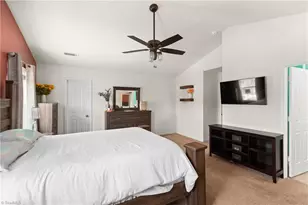1671 Carthage Ln, High Point, NC 27260 - Photo 9