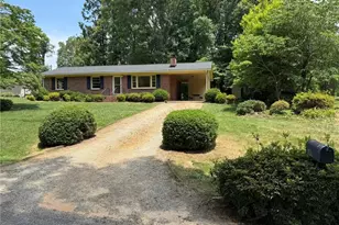 189 Shady Ln, Winston-Salem, NC 27107 - Photo 3