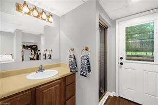 2302 Running Brook Dr, Greensboro, NC 27408 - Photo 25