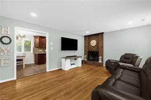 2302 Running Brook Dr, Greensboro, NC 27408 - Photo 5