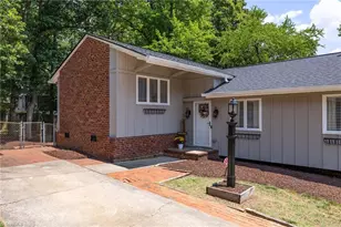 2302 Running Brook Dr, Greensboro, NC 27408 - Photo 35