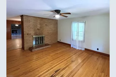 176 W Robin Road, Elkin, NC 28621 - Photo 5