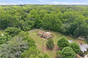 3124 Oakridge Dr, Graham, NC 27253 - Photo 5