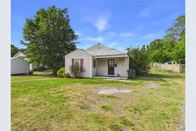 1004 Unity Street, Thomasville, NC 27360 - Photo 1