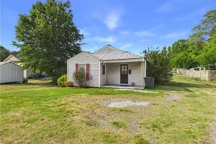 1004 Unity St, Thomasville, NC 27360 - Photo 1