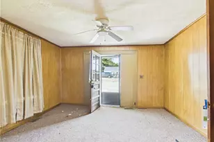 1004 Unity St, Thomasville, NC 27360 - Photo 3