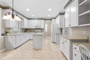 4236 Brentonshire Ln, High Point, NC 27265 - Photo 11