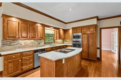 4002 Smithfield Drive, Greensboro, NC 27406 - Photo 9