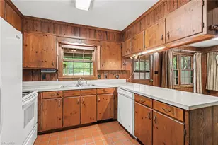 381 E Homestead Dr, Lexington, NC 27292 - Photo 9